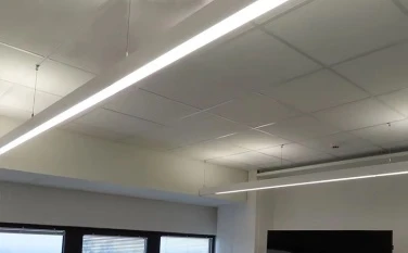 Pehea e hoʻonui ai i nā ceiling kiʻekiʻe & nui nui me ka hoʻomālamalamaʻana